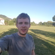  ,  Feri, 33