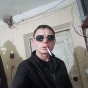  ,  Aleksey, 32