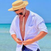  ,  Taron, 34