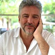  Quito,   English, 57 ,   ,   
