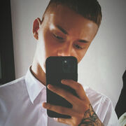  ,  Kris, 21