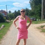  ,  Valentina, 35