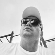  ,   Sergei, 32 ,   ,   , c , 