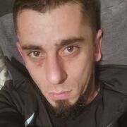  ,  Amiko, 30
