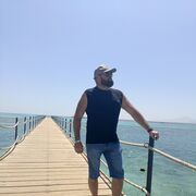  ,   Viktor, 37 ,   , 