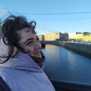  ,  Feride, 25