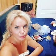 ,  Nika, 29