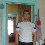  ,   Viktor, 31 ,  