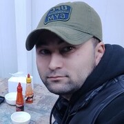  ,  Bekzod, 32