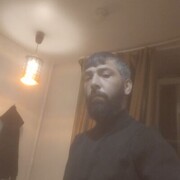  ,  Ali, 33