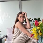 ,   Laura, 30 ,   ,   