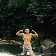  ,   Valentyn, 31 ,   