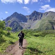  ,   Viktor, 34 ,     