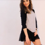  ,   Luna, 32 ,  