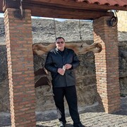 ,  Nik, 45