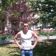  ,   Mihail, 32 ,   