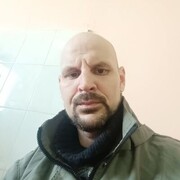  ,   Artur, 41 ,   ,   