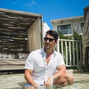  ,   Justin, 39 ,   ,   