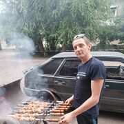  ,  Anton, 27