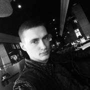  ,  Azaro, 32
