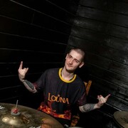  ,   Denis, 32 ,   ,   , c 
