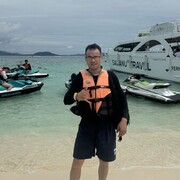  ,   Viktor, 32 ,     , c 