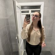  , 
