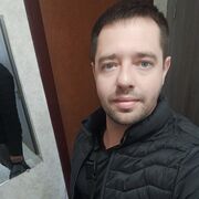  ,  Artem, 32