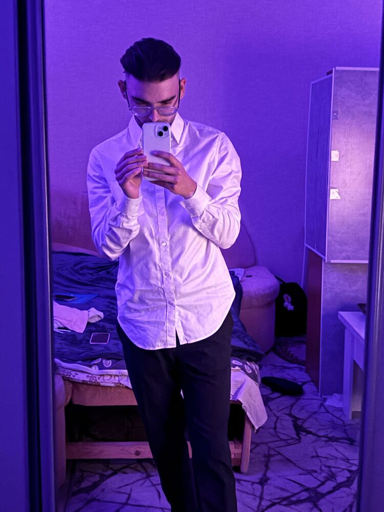  52805223  , 18 ,    