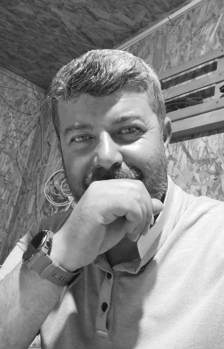  45330333  Burak sergen, 45 ,    
