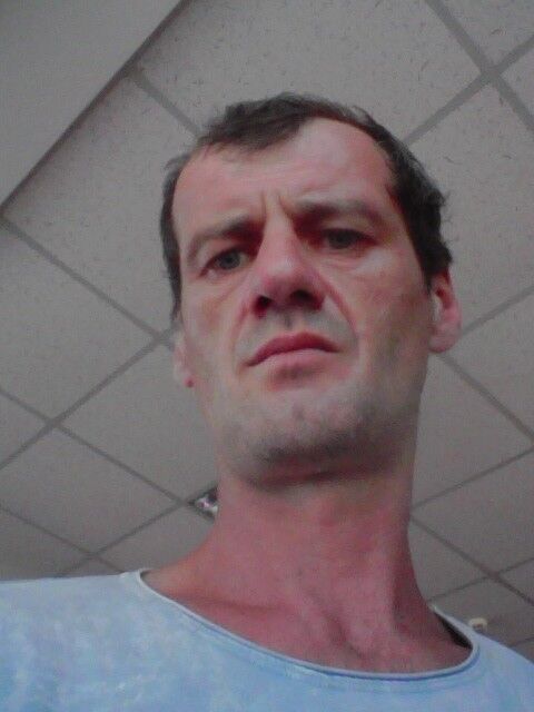  10097593  Dskgsujygc, 49 ,    