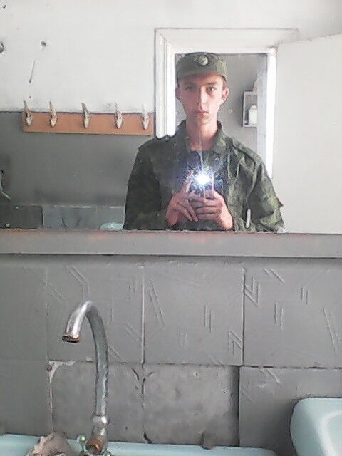  10328123  Yaroslav, 27 ,    