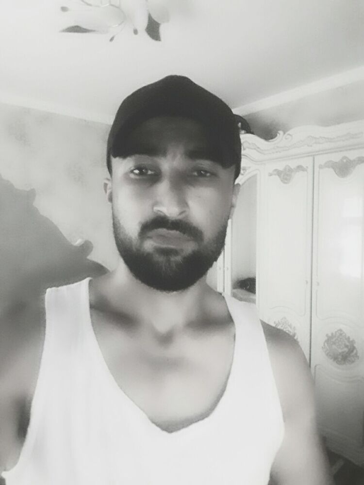  37172533  Mexrojiddin, 27 ,    