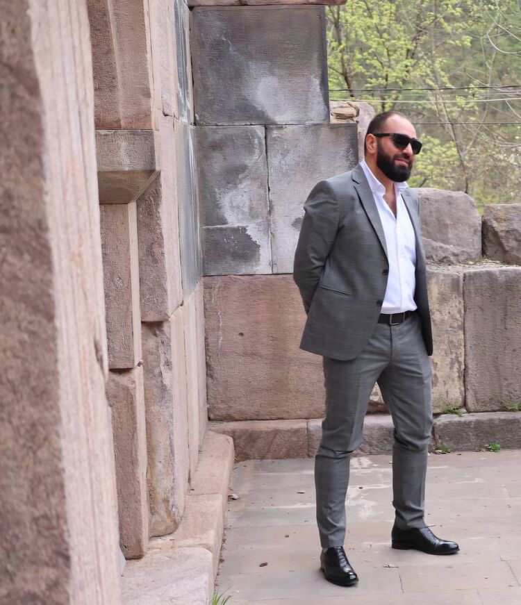  ,   Leo, 38 ,   ,   