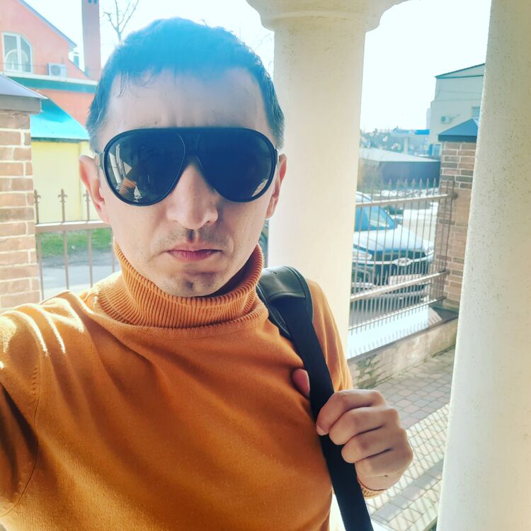  25440343  Stanislav, 29 ,    