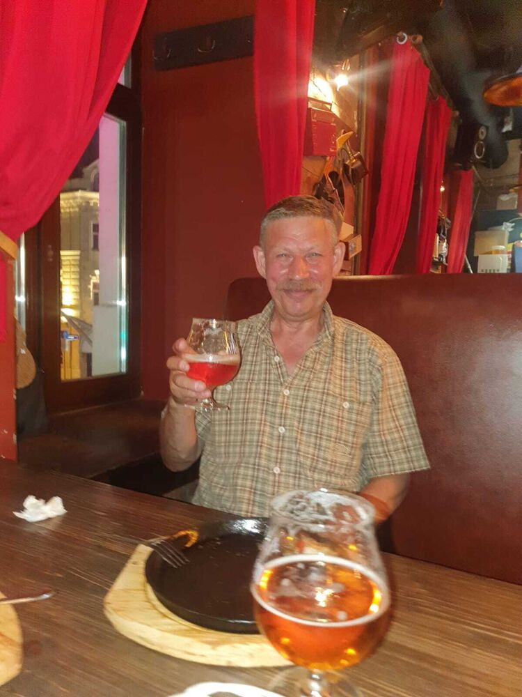  45561583  Vasily, 64 ,    