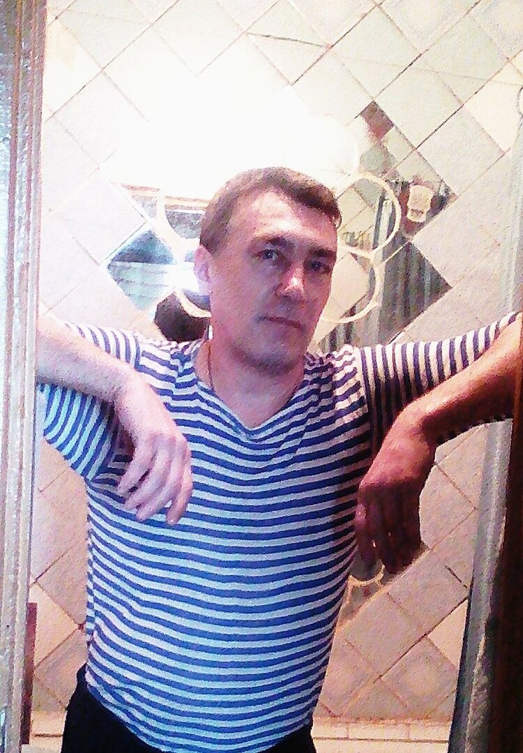  12089053  Stifan, 51 ,    