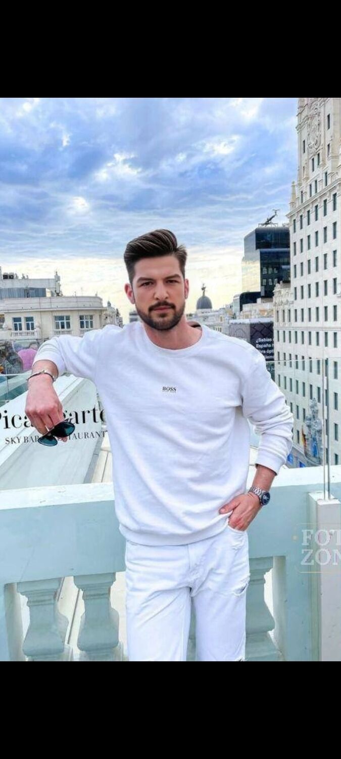  ,   Demian, 42 ,   ,   