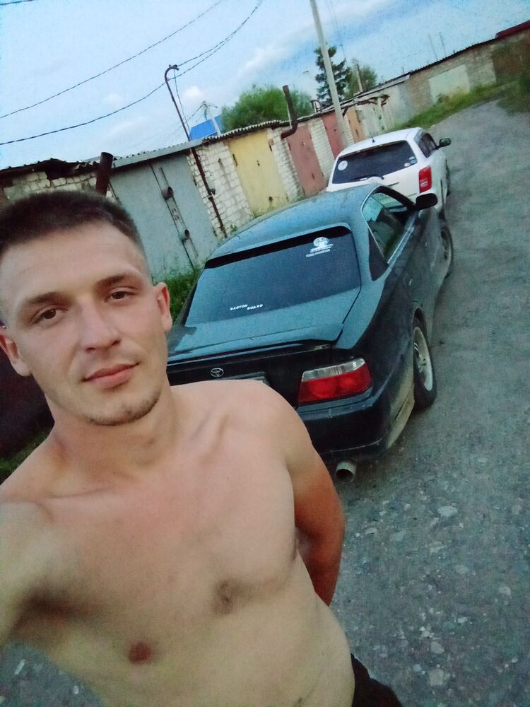  29600493  Alexander, 28 ,    