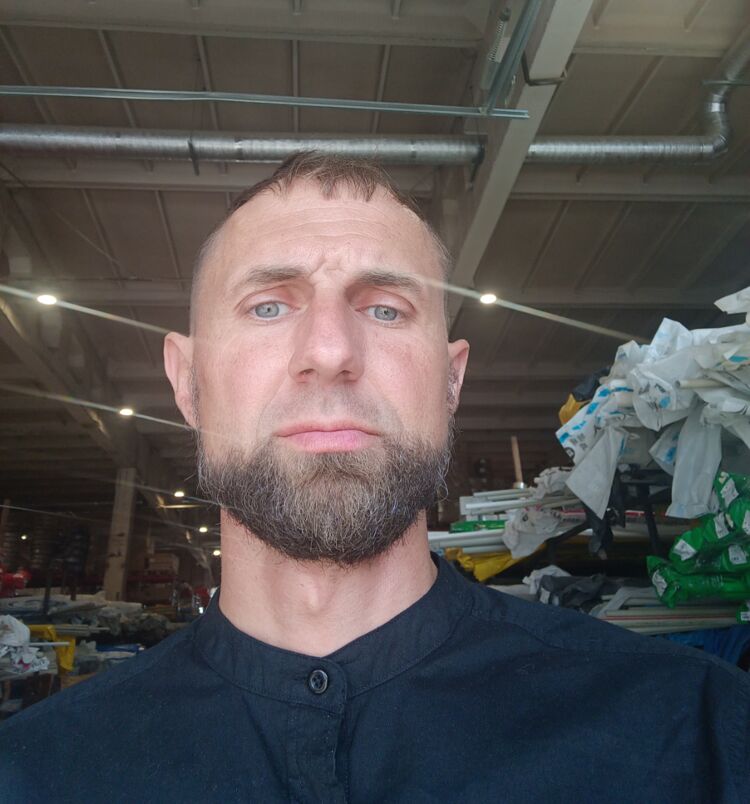  54787073  Artem, 39 ,    