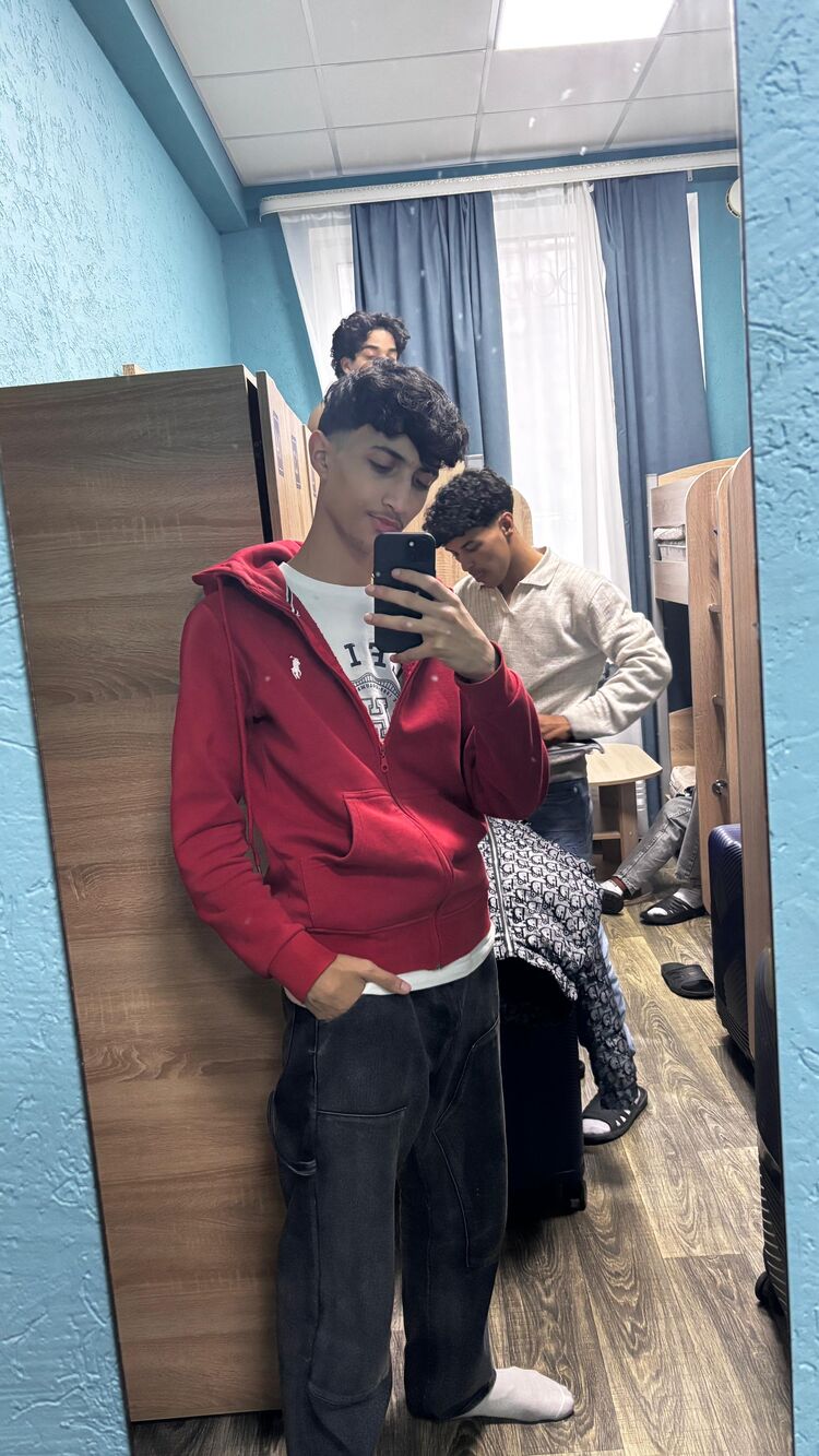  54692193  Abdo faridi, 18 ,    