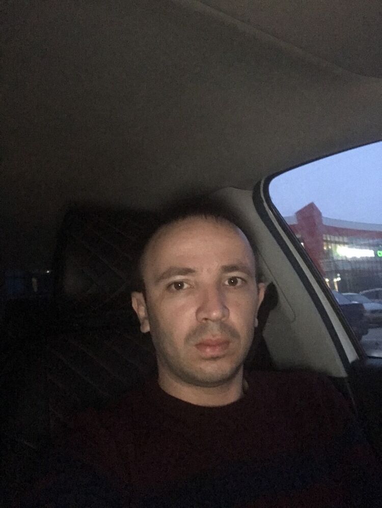  22373453  Ivan, 39 ,    