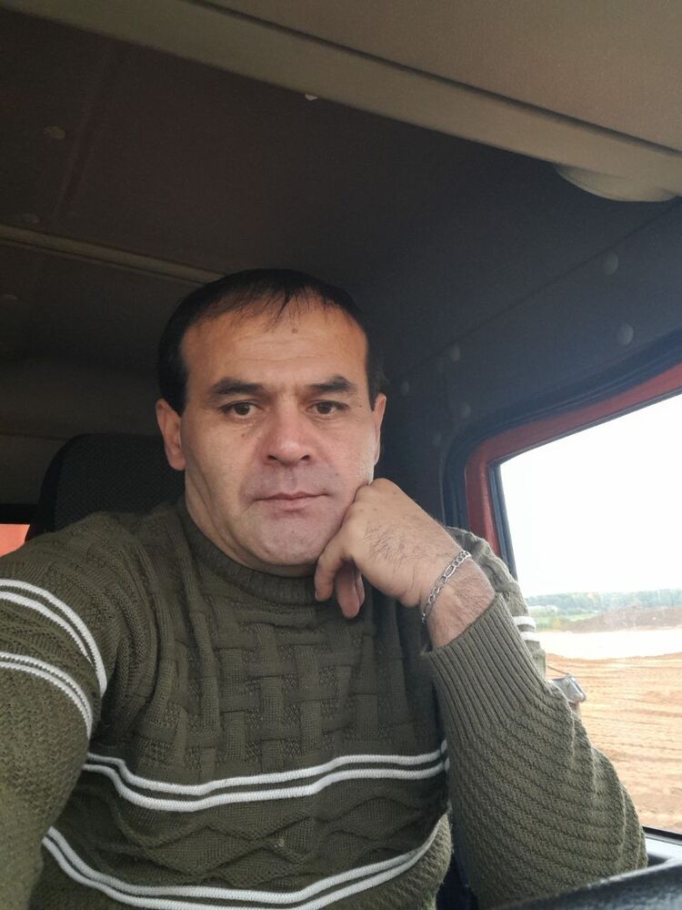  31646233  Farkhod, 52 ,    