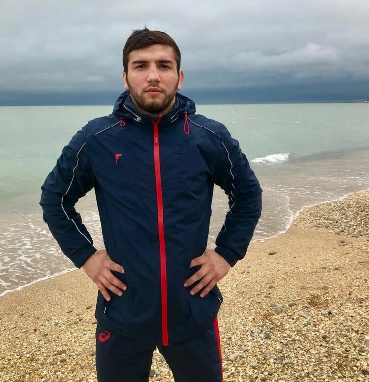  41961753  Tima, 31 ,    