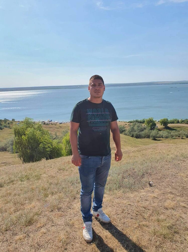  23877193  Alexandru, 30 ,    