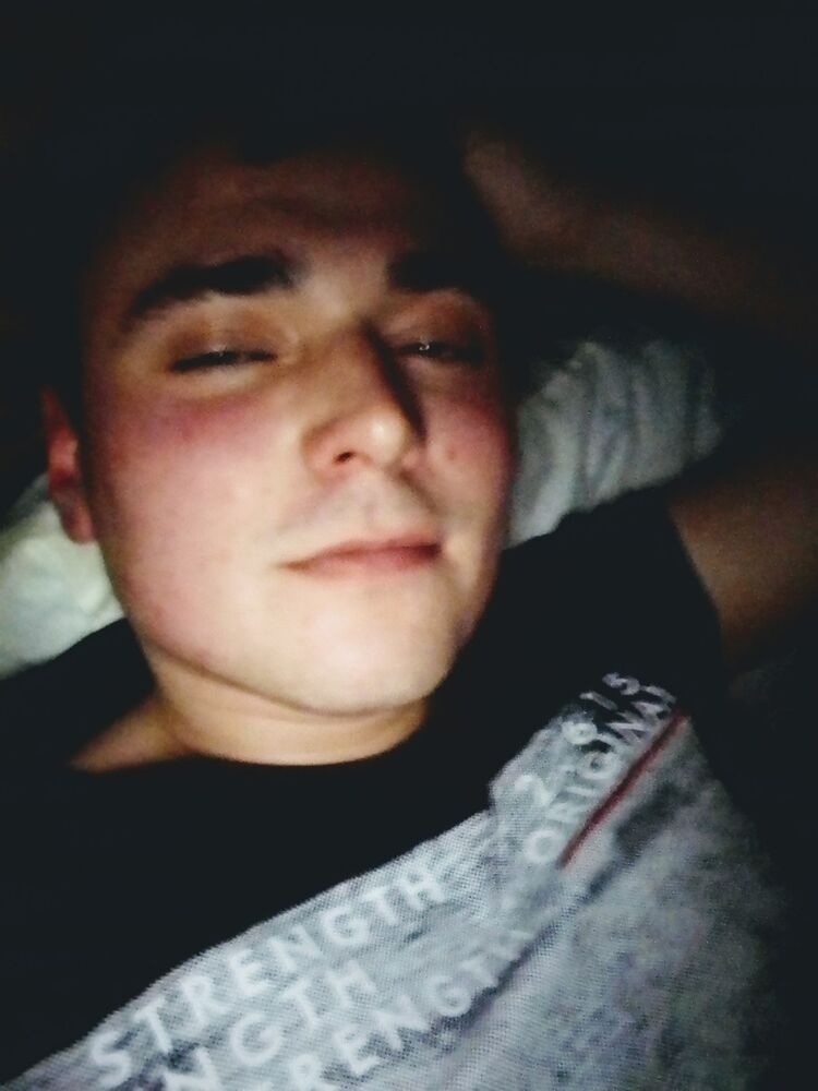  18672803   , 27 ,    