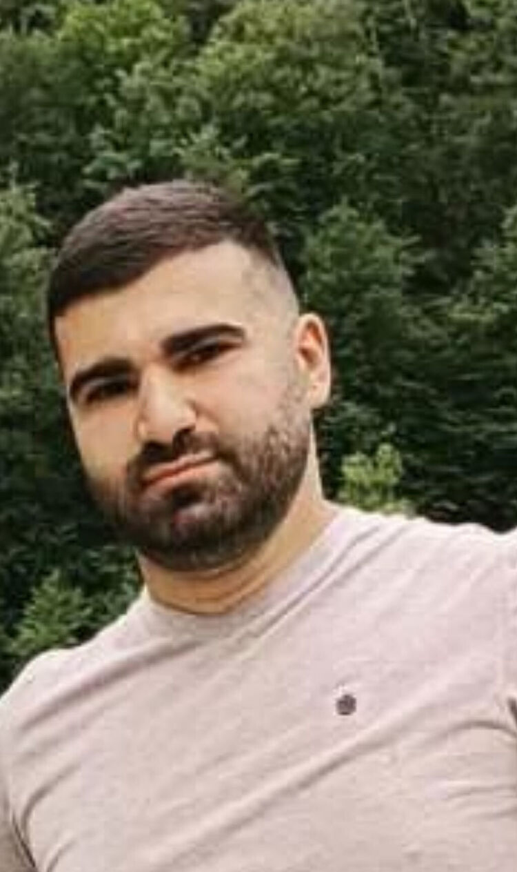  47126233  Arman, 27 ,    