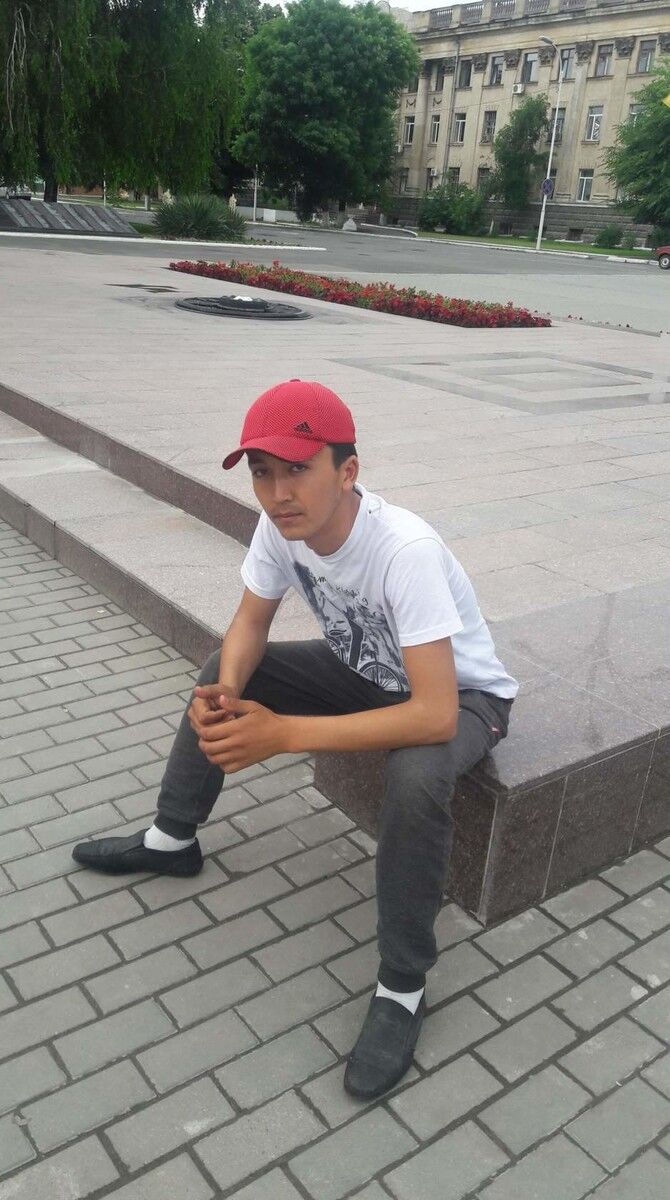  19437743  Temur, 33 ,    