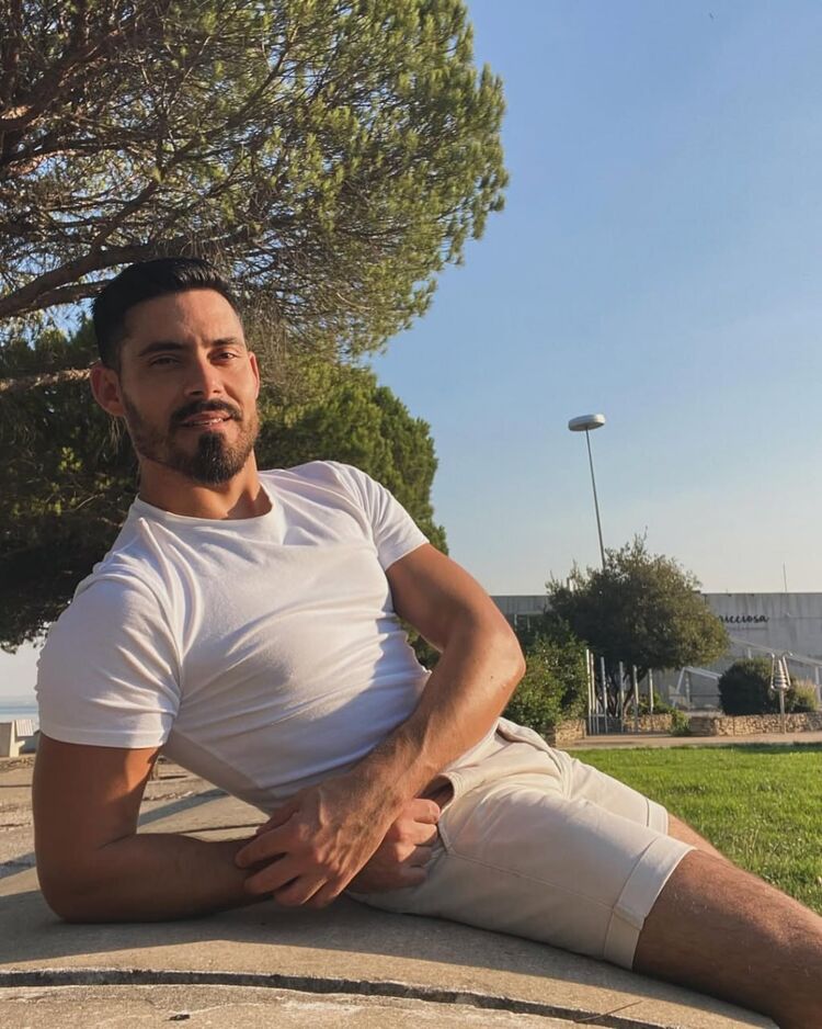  50191713  Denis, 38 ,    