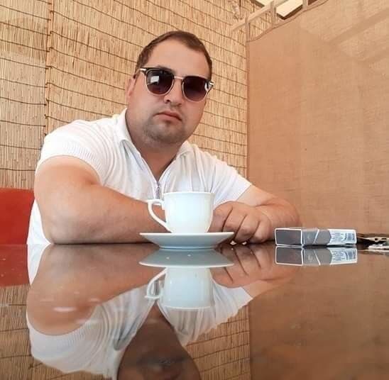  18085633  SARGIS, 37 ,    